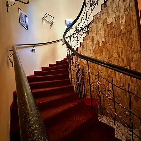 Sis画廊酒店