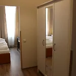 Hotell Gallery Sis 3*